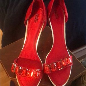 Heels with Pick a boo toe